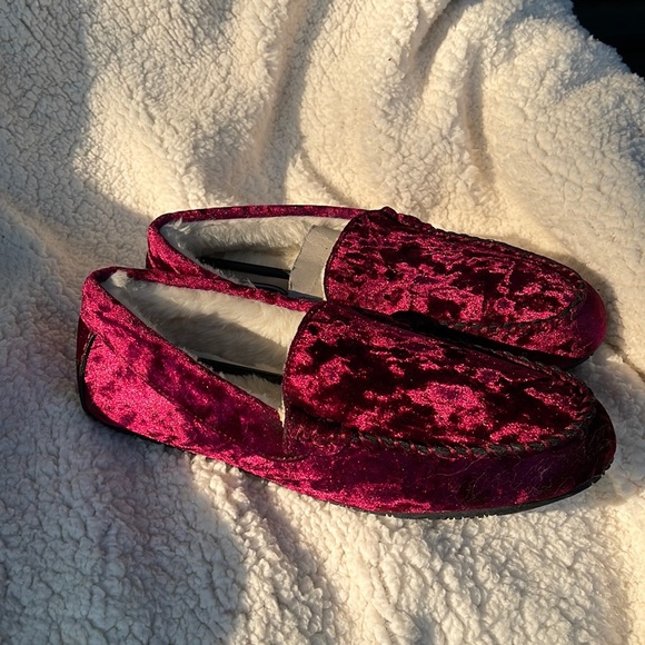 Lands End Burgundy Velvet Slippers NWOT size 9 - Picture 7 of 8